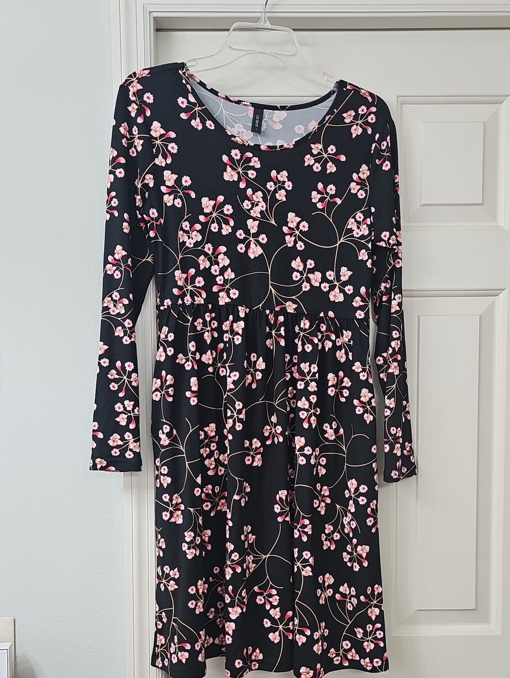 Black Floral Long-Sleeve Casual Dress with Pink Blossoms